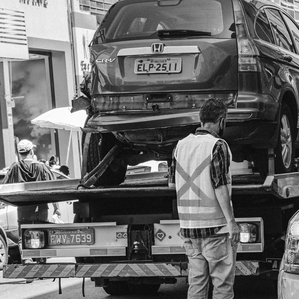 Car towing explained with safety tips